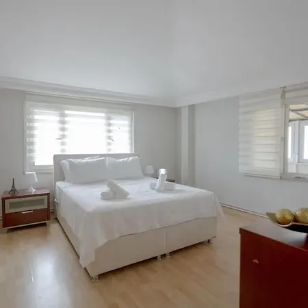 2br Family House With Terrace In Sisli Lägenhet