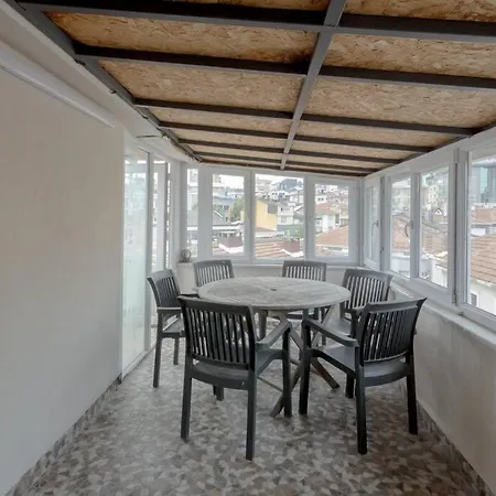 Lägenhet 2br Family House With Terrace In Sisli Istanbul