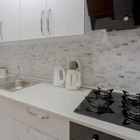 Lägenhet 2br Family House With Terrace In Sisli