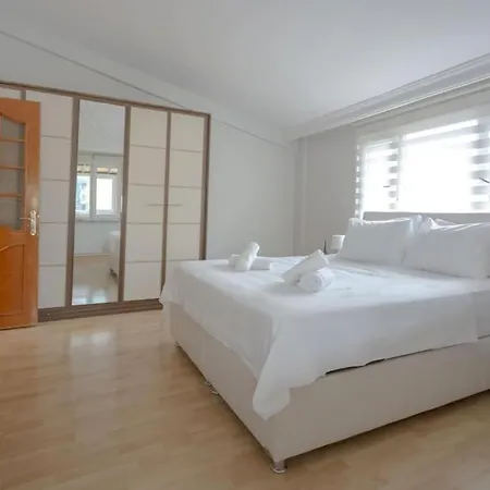 2br Family House With Terrace In Sisli Lägenhet